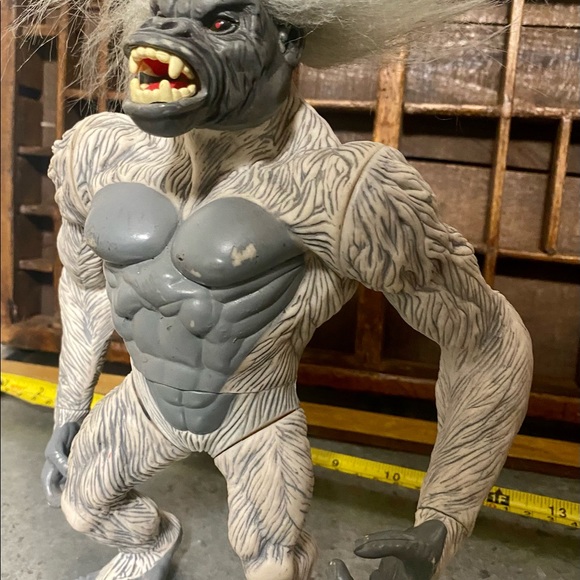 TMNT Mutants & Monsters Raphael vs The Yeti Boxed Set Playmates 2005 YETI ONLY - Picture 7 of 7